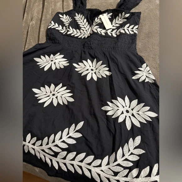 ✨ Anthropologie Ruffle-Strap Embroidered Smocked Mini Dress Sz L - Picture 5 of 7